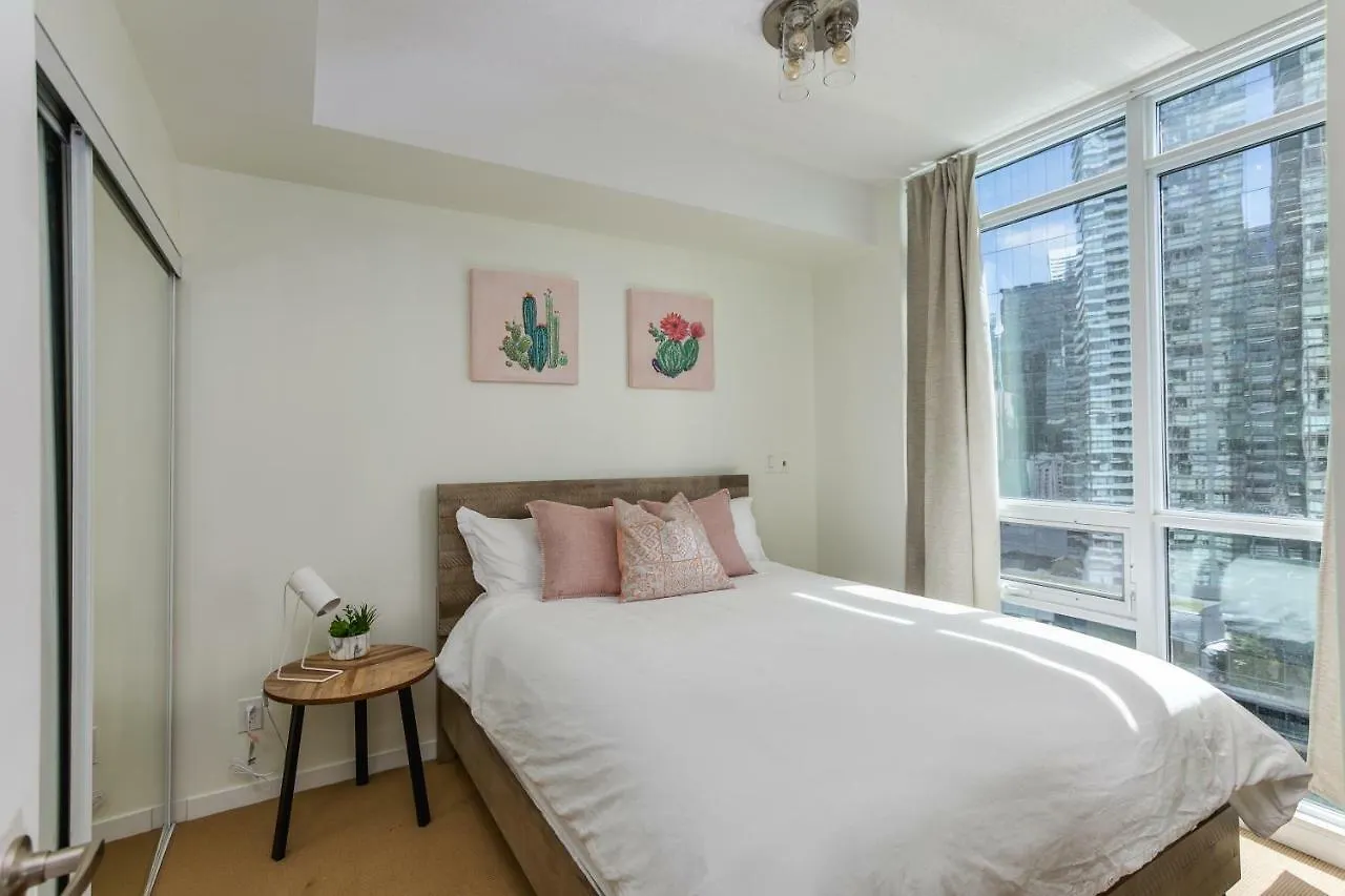 Maple Square Leaf Apartments Toronto